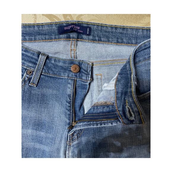 Levi's Superlow 518 Jeans Womens Size 9 Medium Stretch Distressed Small Stain - Picture 3 of 11